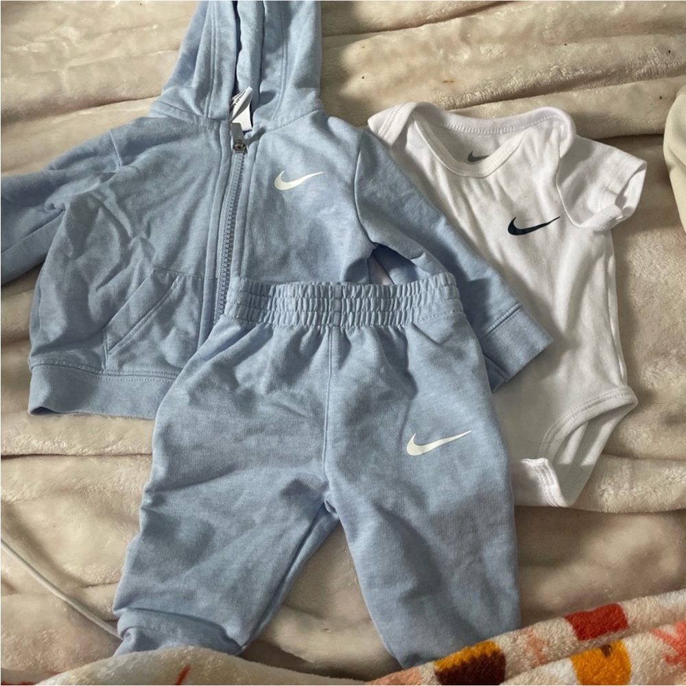 Nike 3 pc infant Sweatsuit EUC